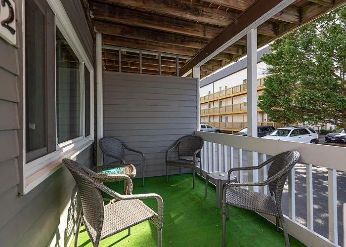 Fenwick Woods Oc Apartment *